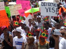 Amhara and Oromo Anti-Government Protesters Shave Heads in Mourning