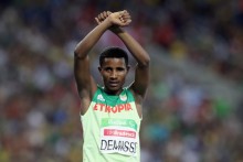 ethiopian-paralympic-athlete-to-seek-asylum-in-the-u-s-after-making-oromo-protest-sign-at-rio